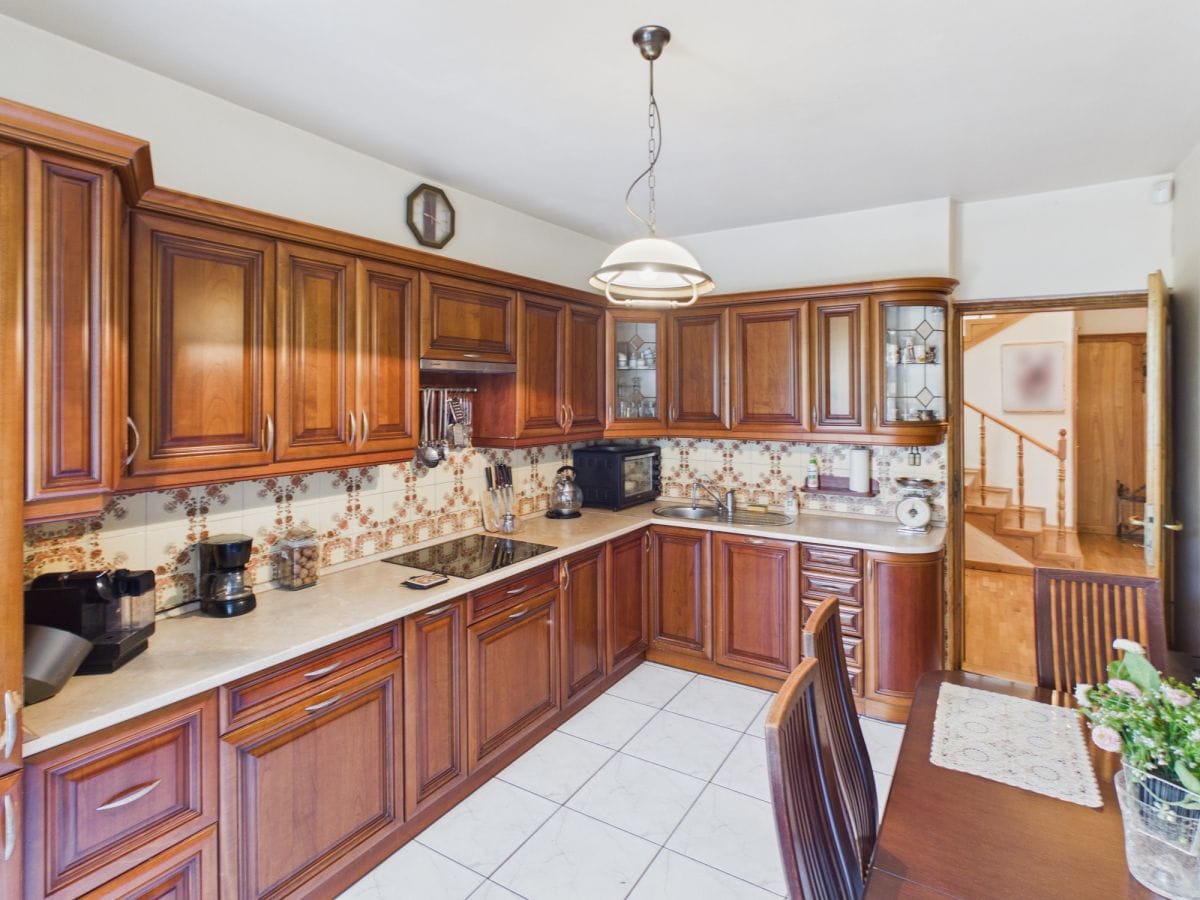 Dom 7 pokojowe na Sprzedaż