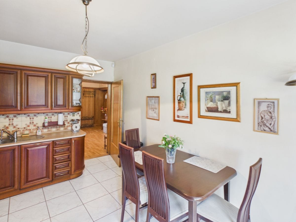 Dom 7 pokojowe na Sprzedaż