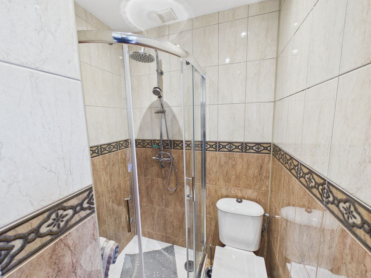 Dom 7 pokojowe na Sprzedaż