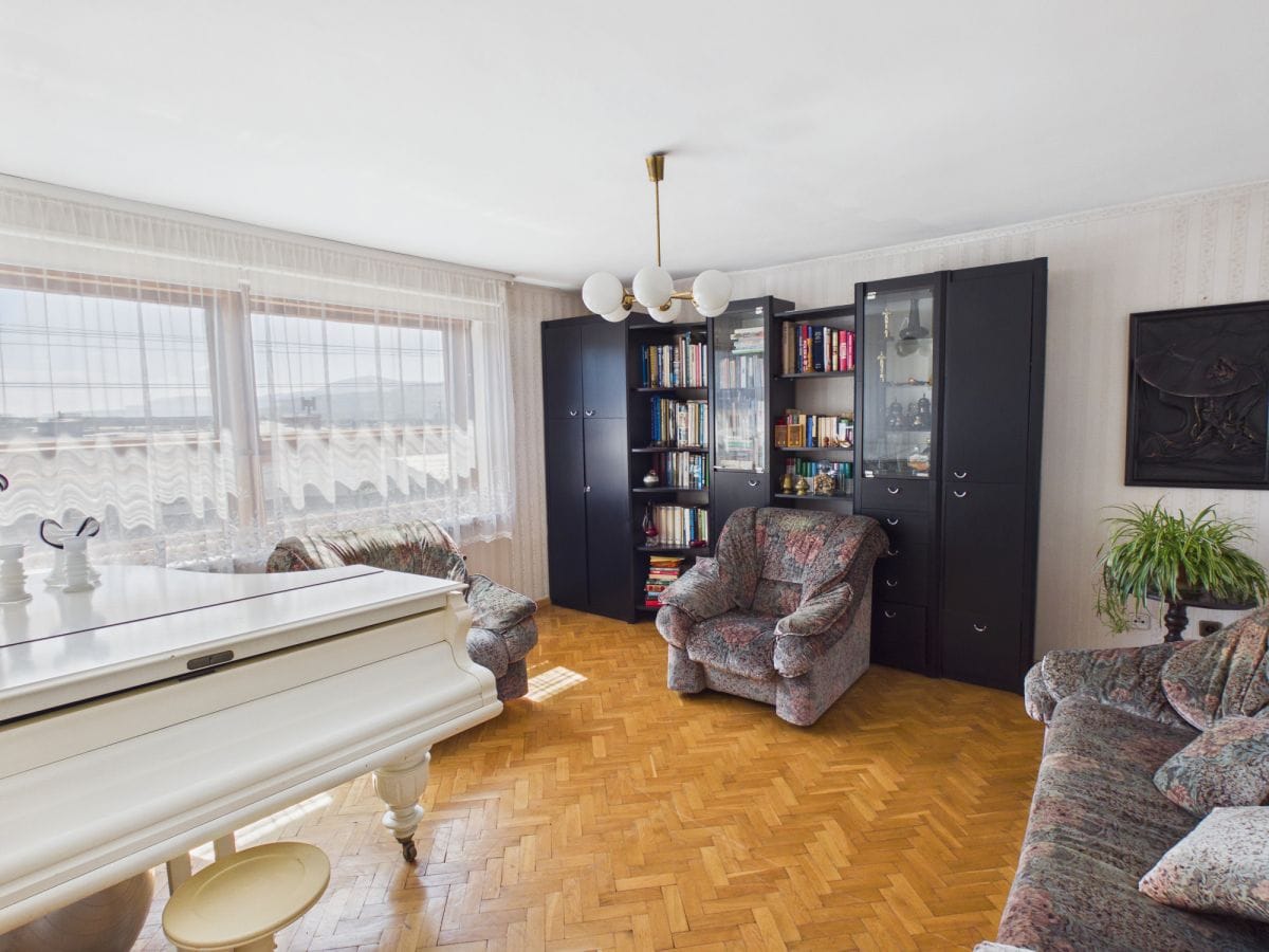 Dom 7 pokojowe na Sprzedaż