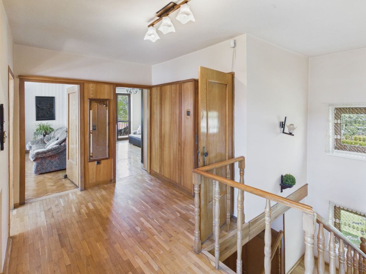 Dom 7 pokojowe na Sprzedaż