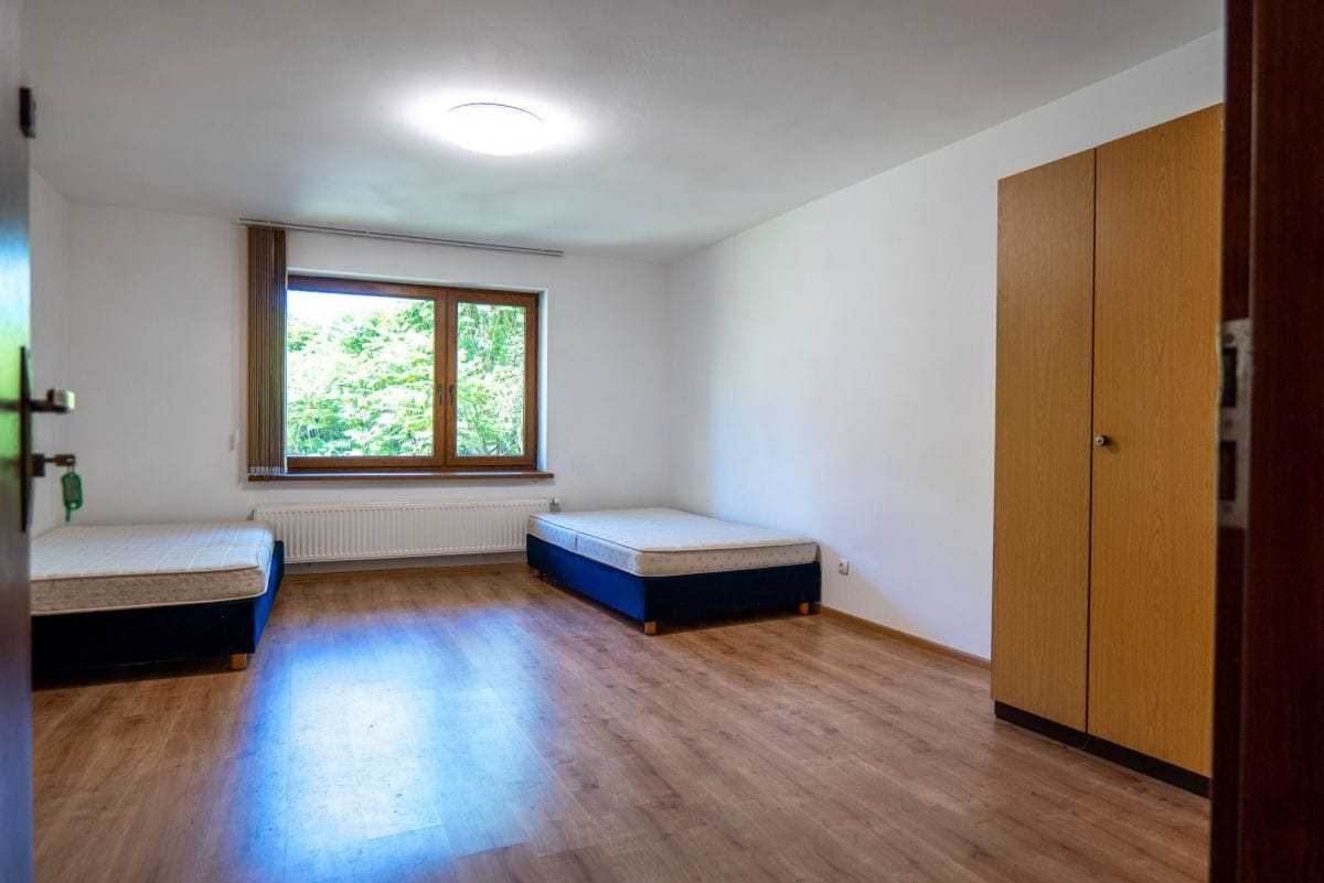 Dom 11 pokojowe na Sprzedaż