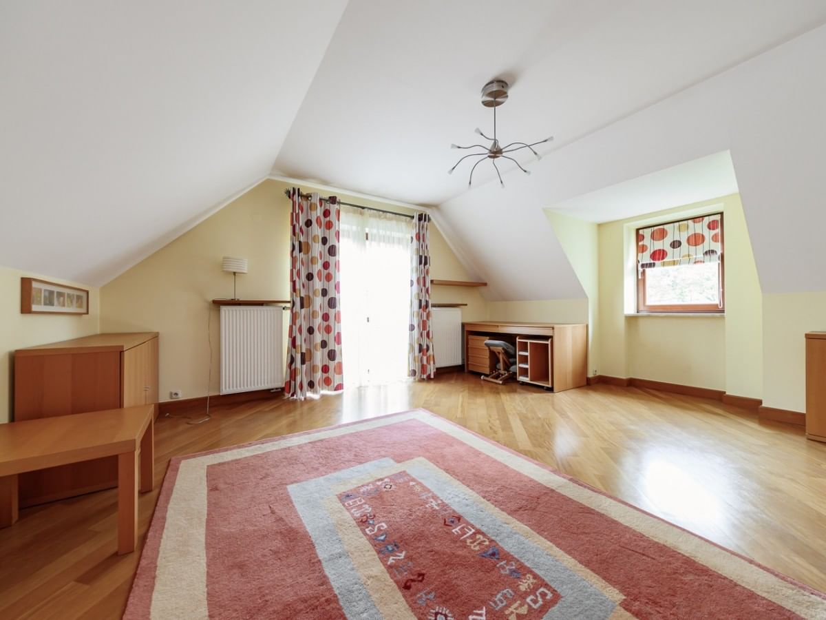 Dom 7 pokojowe na Sprzedaż