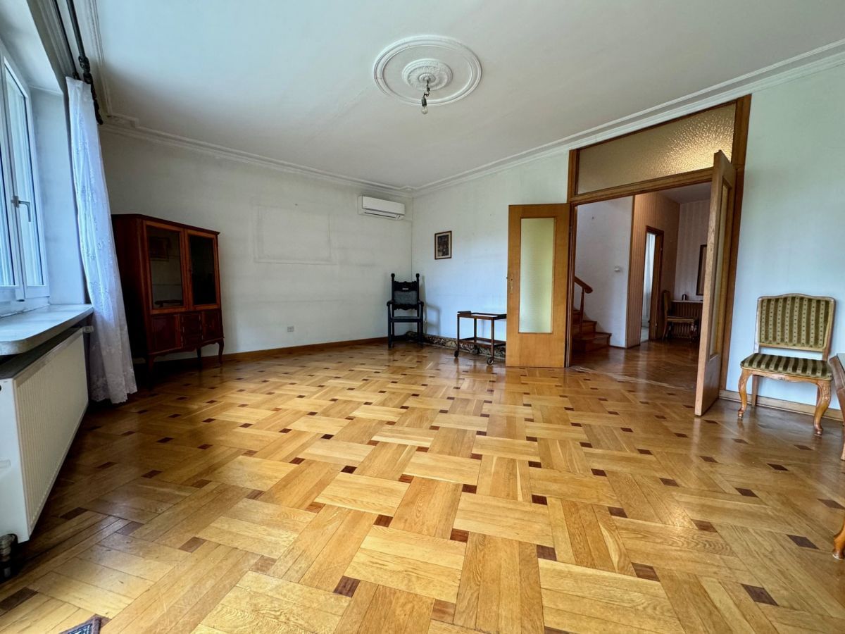 Dom 6 pokojowe na Sprzedaż