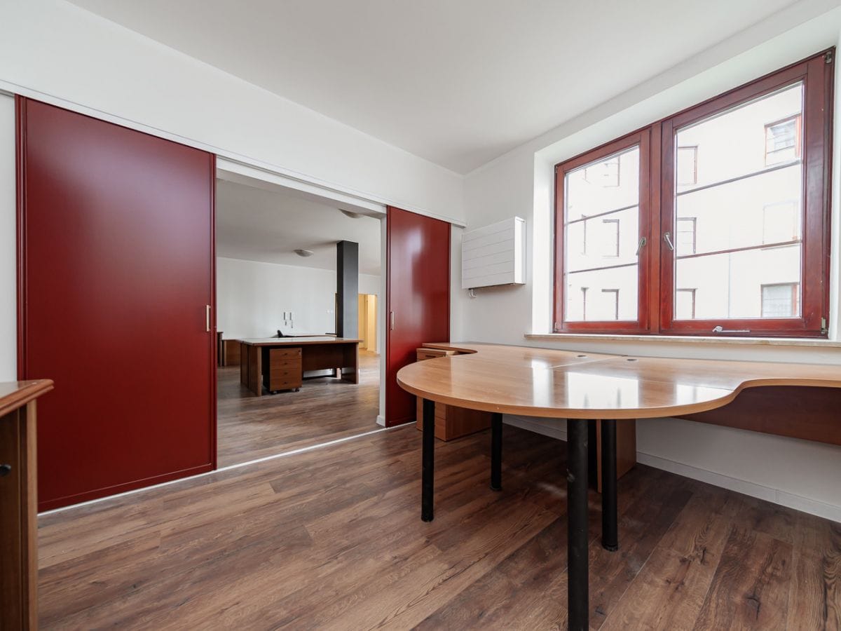 Lokal użytkowy  pokojowe na Sprzedaż