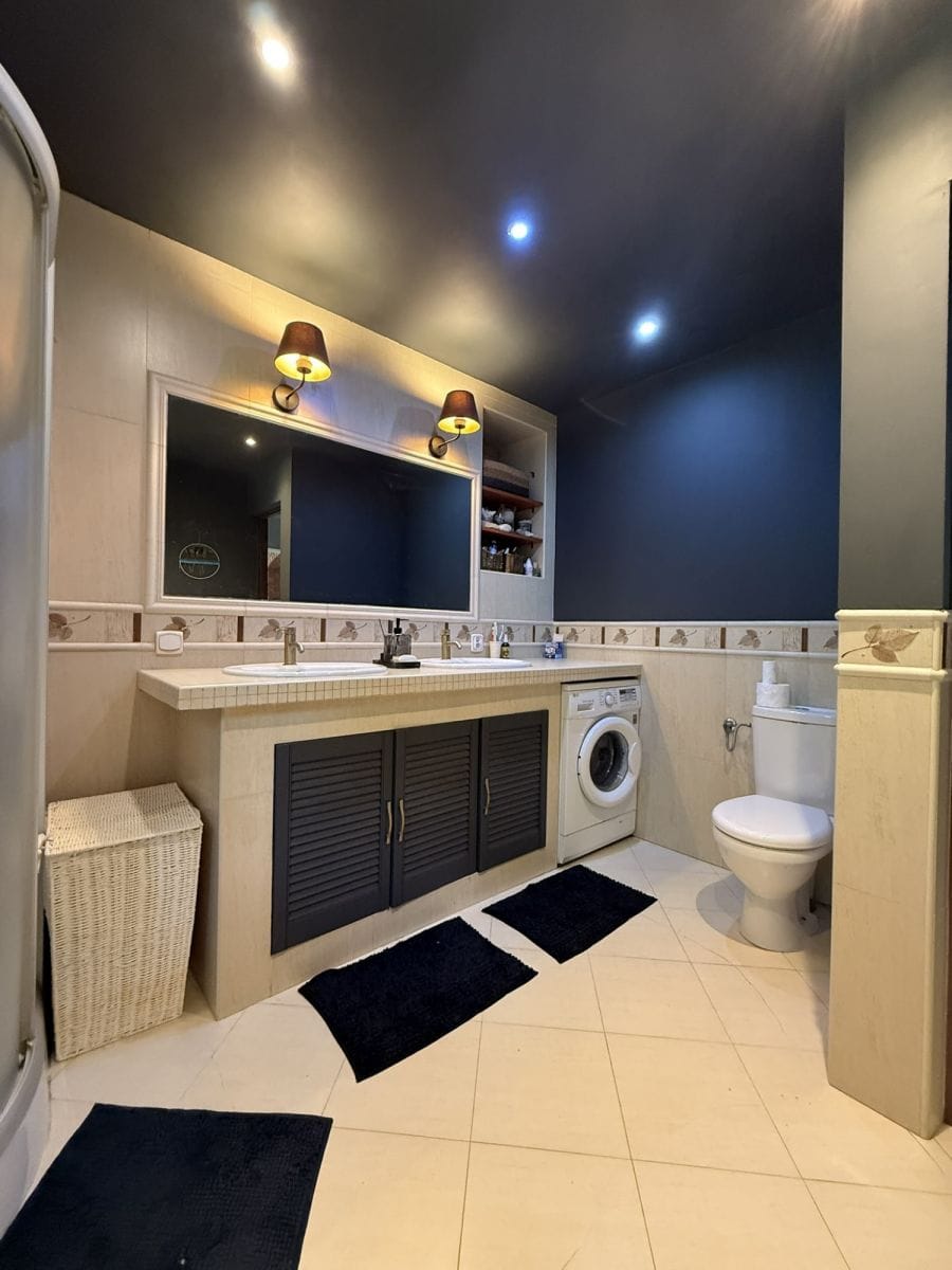 Dom 6 pokojowe na Sprzedaż