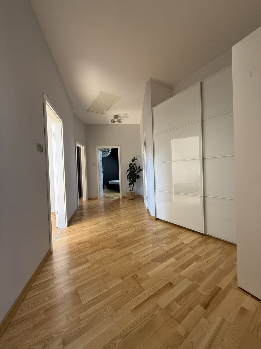 Dom 6 pokojowe na Sprzedaż