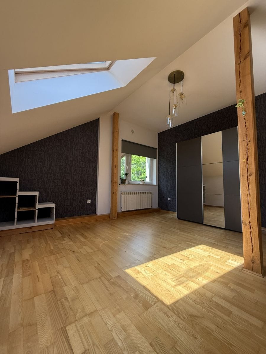 Dom 6 pokojowe na Sprzedaż