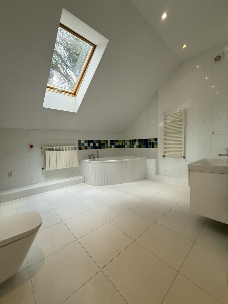 Dom 6 pokojowe na Sprzedaż