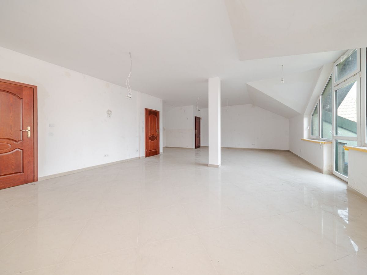 Lokal użytkowy  pokojowe na Sprzedaż