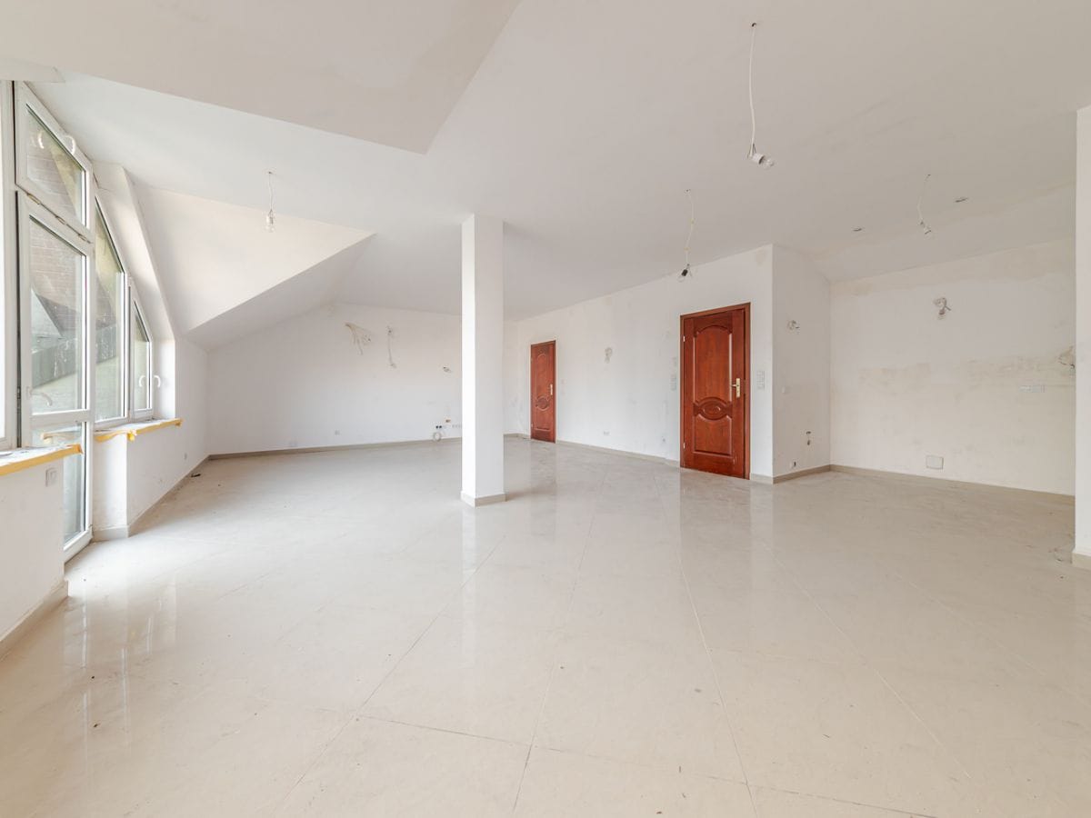 Lokal użytkowy  pokojowe na Sprzedaż