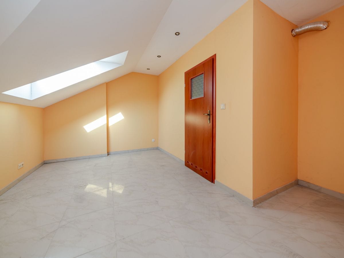 Lokal użytkowy  pokojowe na Sprzedaż